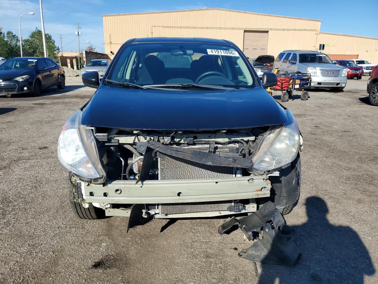 2015 NISSAN VERSA