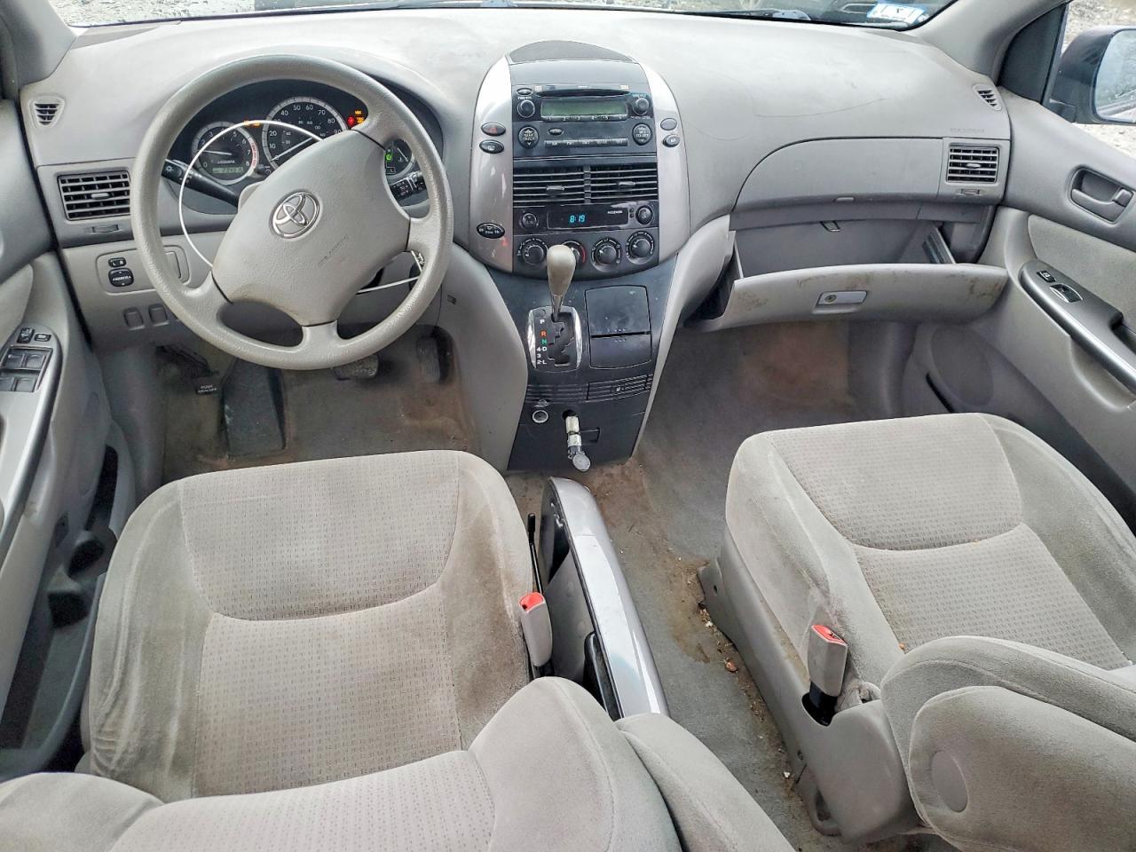 2009 TOYOTA SIENNA