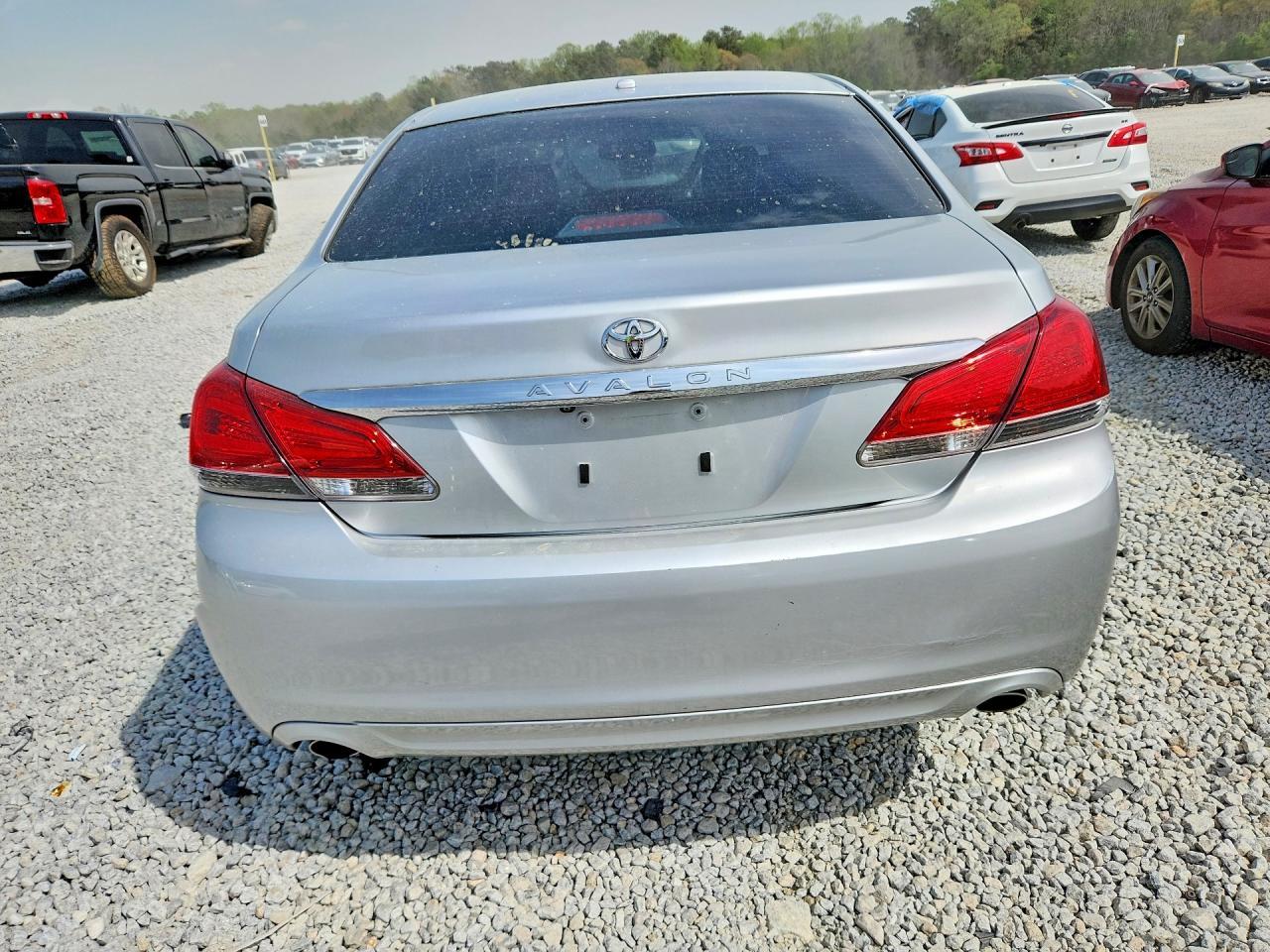 2011 TOYOTA Avalon