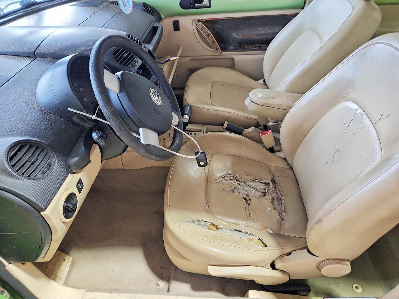 2003 VOLKSWAGEN Beetle