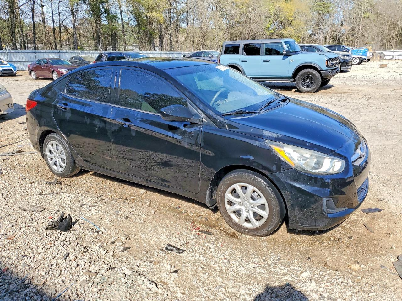2012 HYUNDAI ACCENT