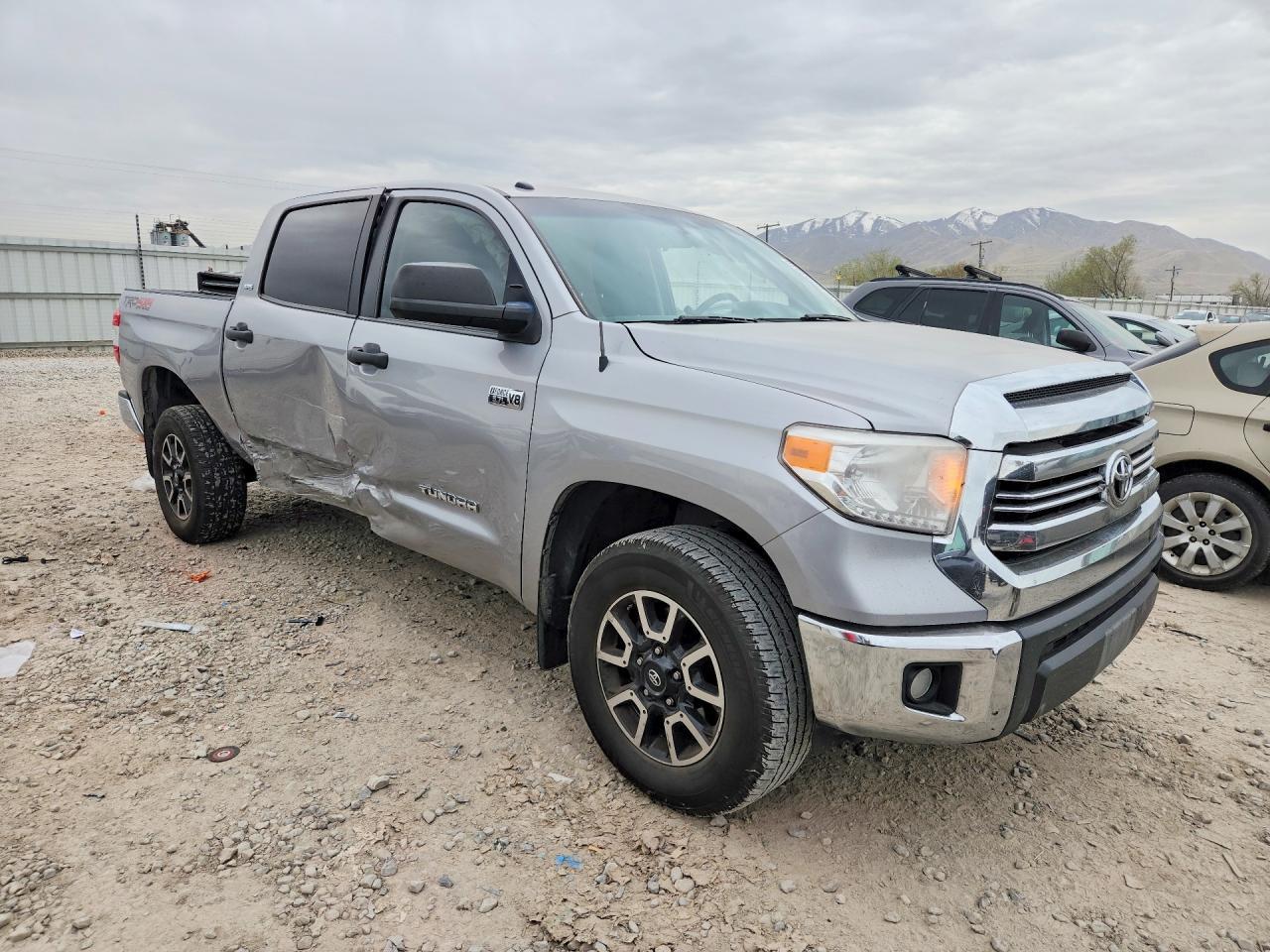 2016 TOYOTA TUNDRA