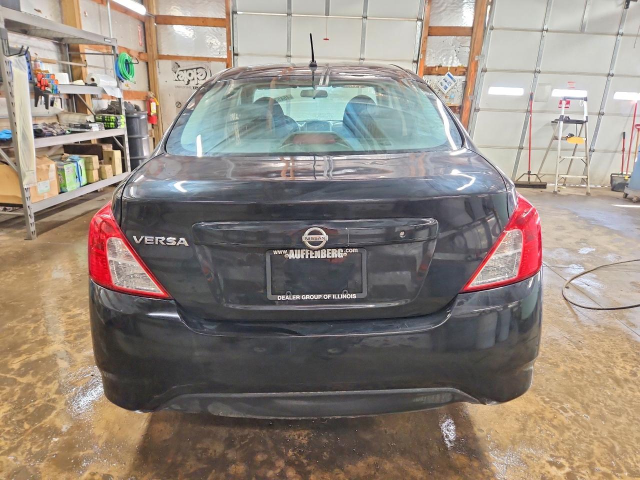2015 NISSAN VERSA