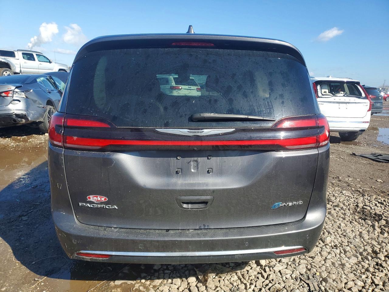 2022 CHRYSLER Pacifica