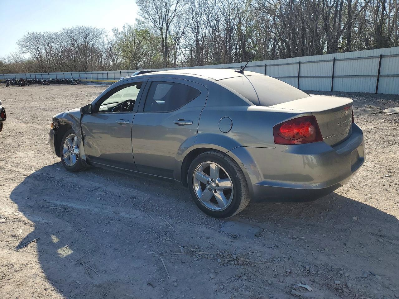 2013 DODGE Avenger