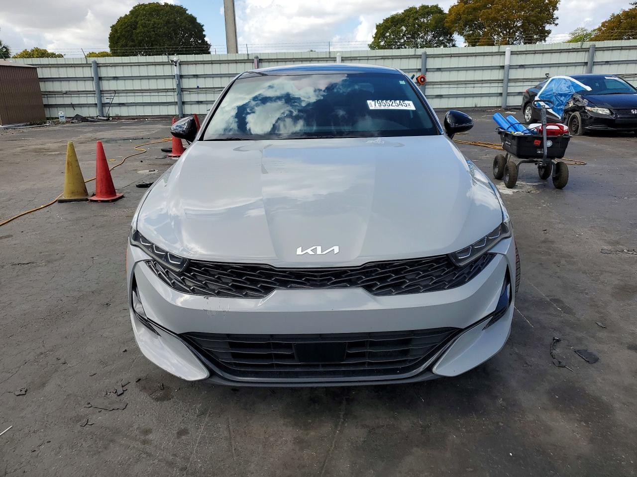 2022 KIA K5