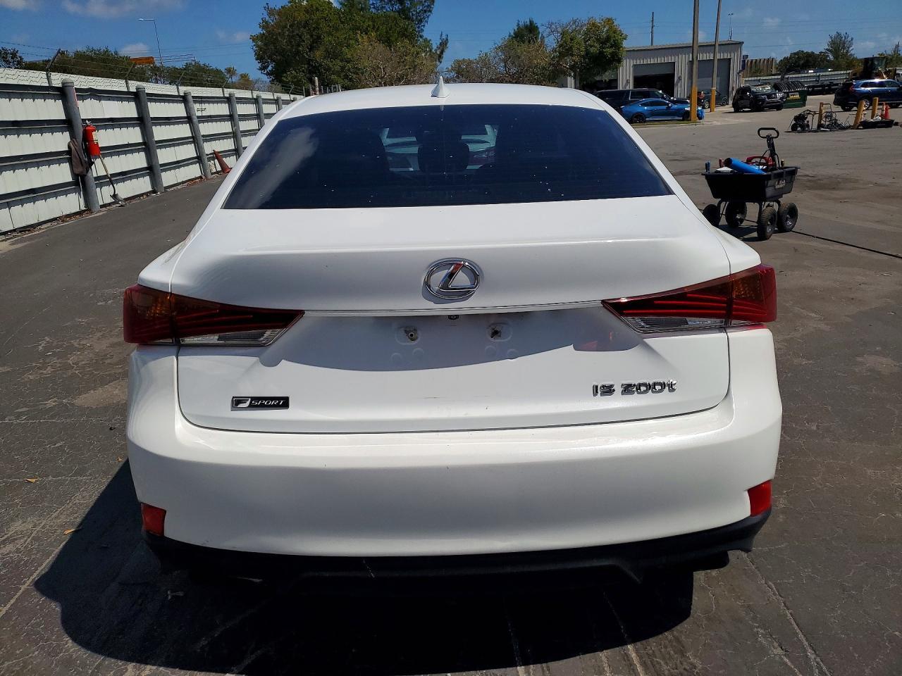 2016 LEXUS IS 200t