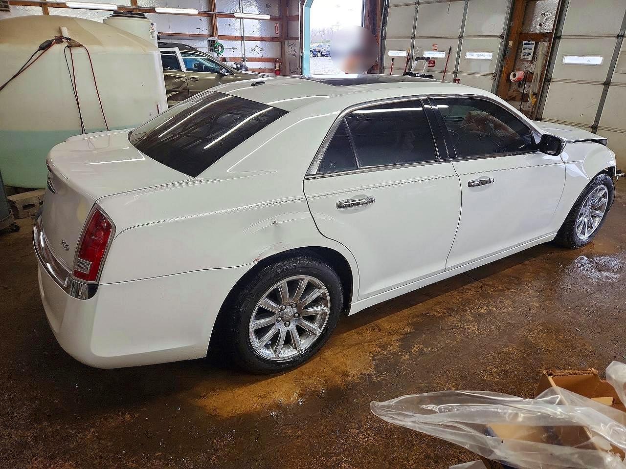 2011 CHRYSLER 300