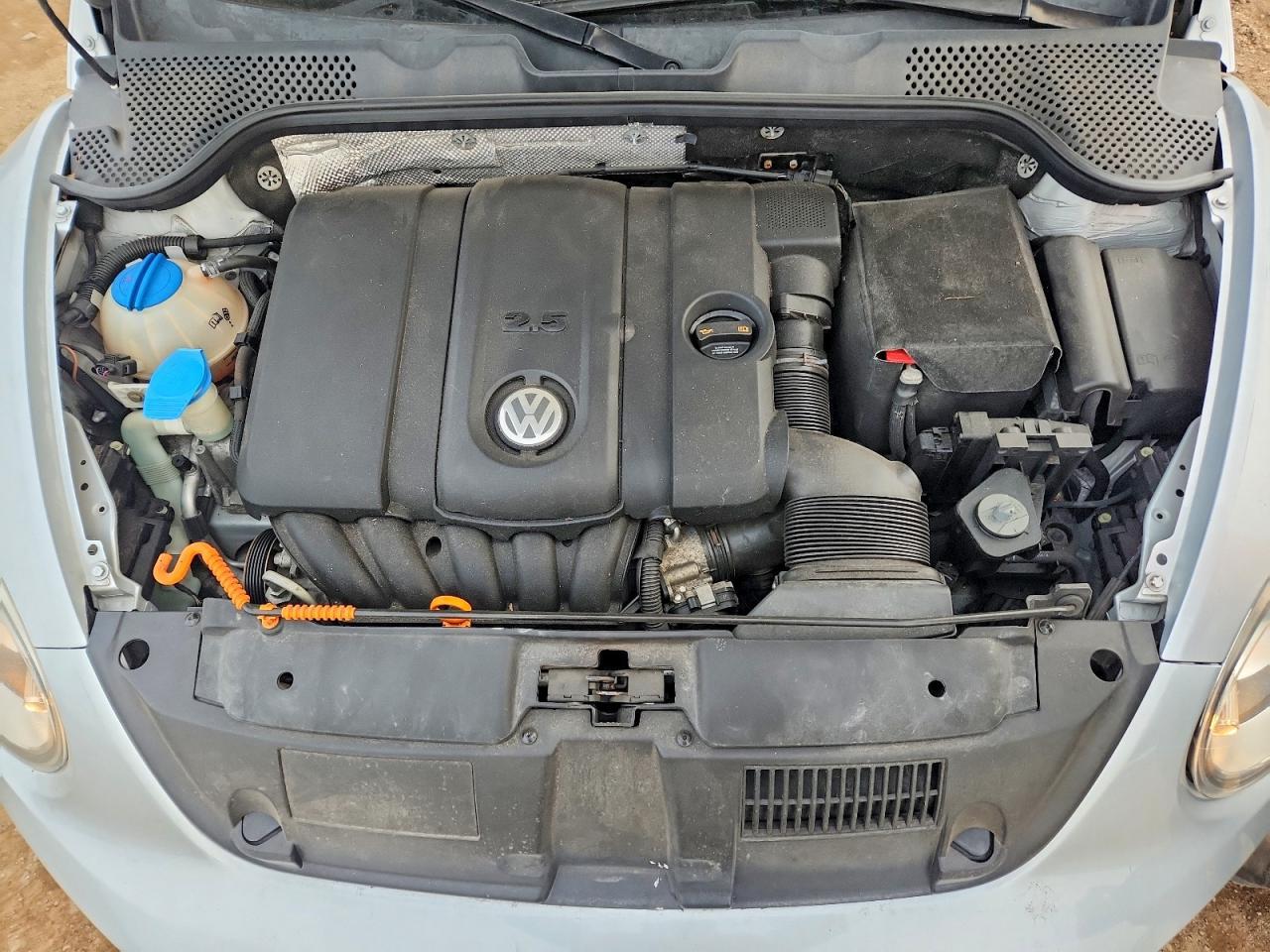 2012 VOLKSWAGEN Beetle