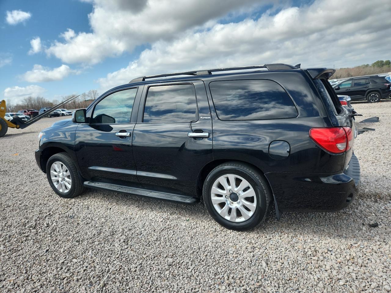 2010 TOYOTA Sequoia