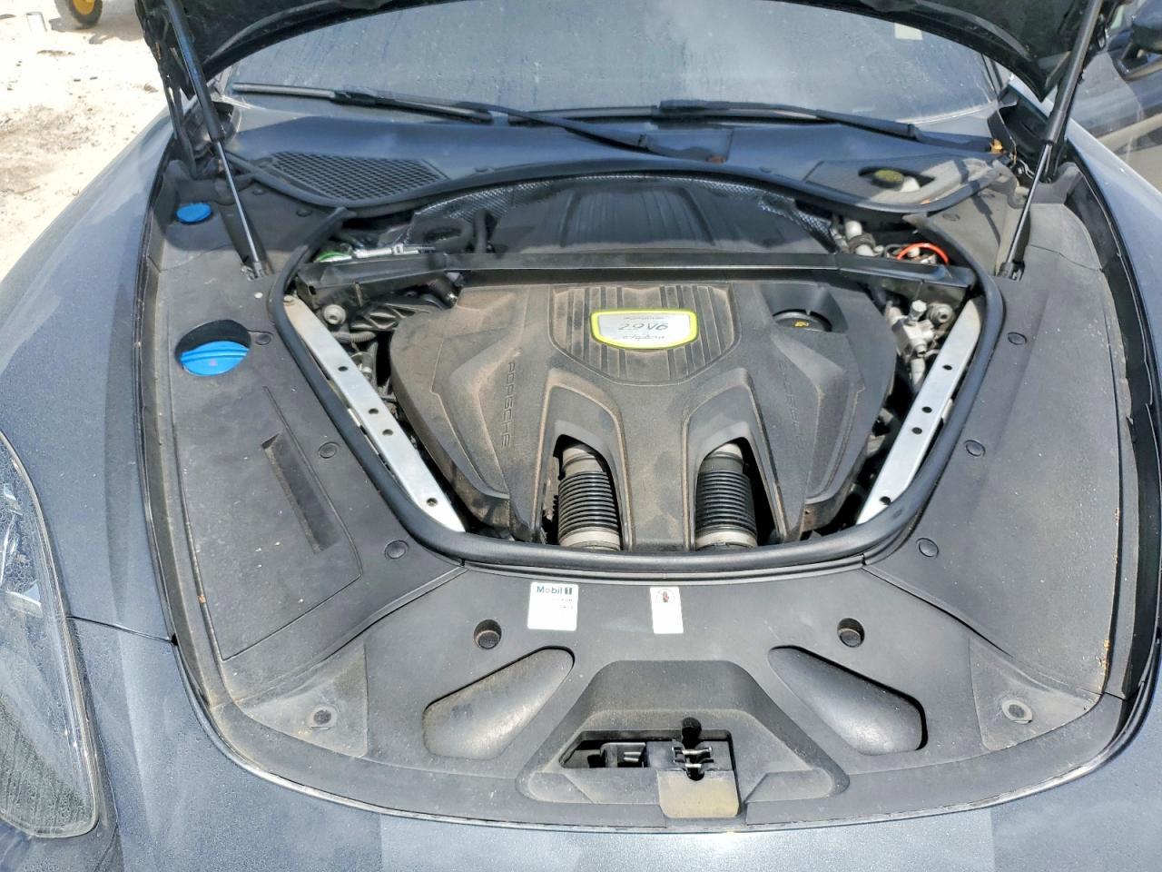 2018 PORSCHE Panamera