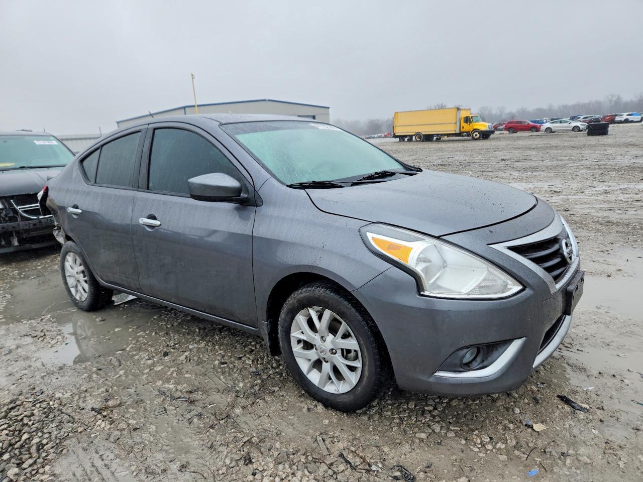 2017 NISSAN VERSA