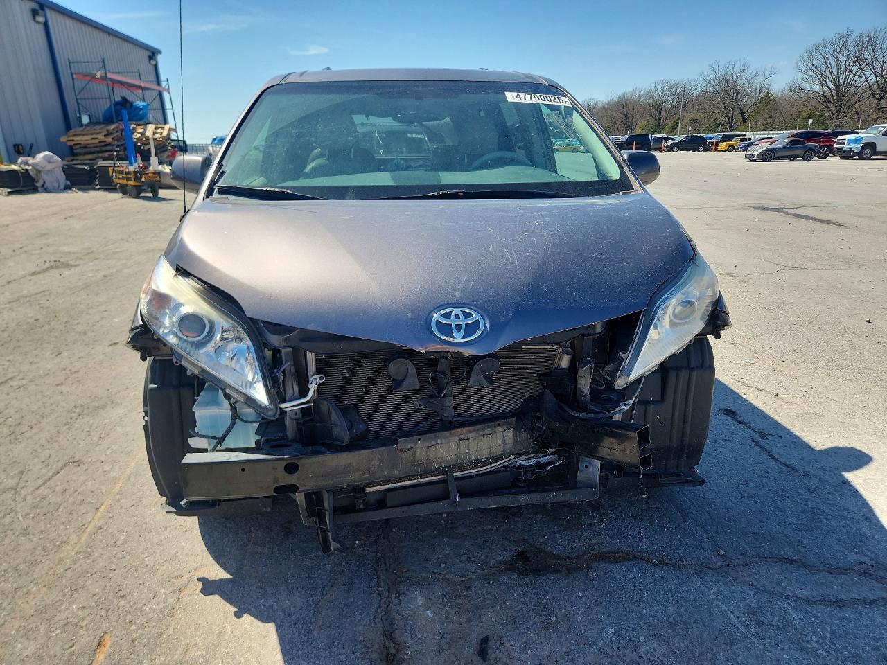 2014 TOYOTA SIENNA