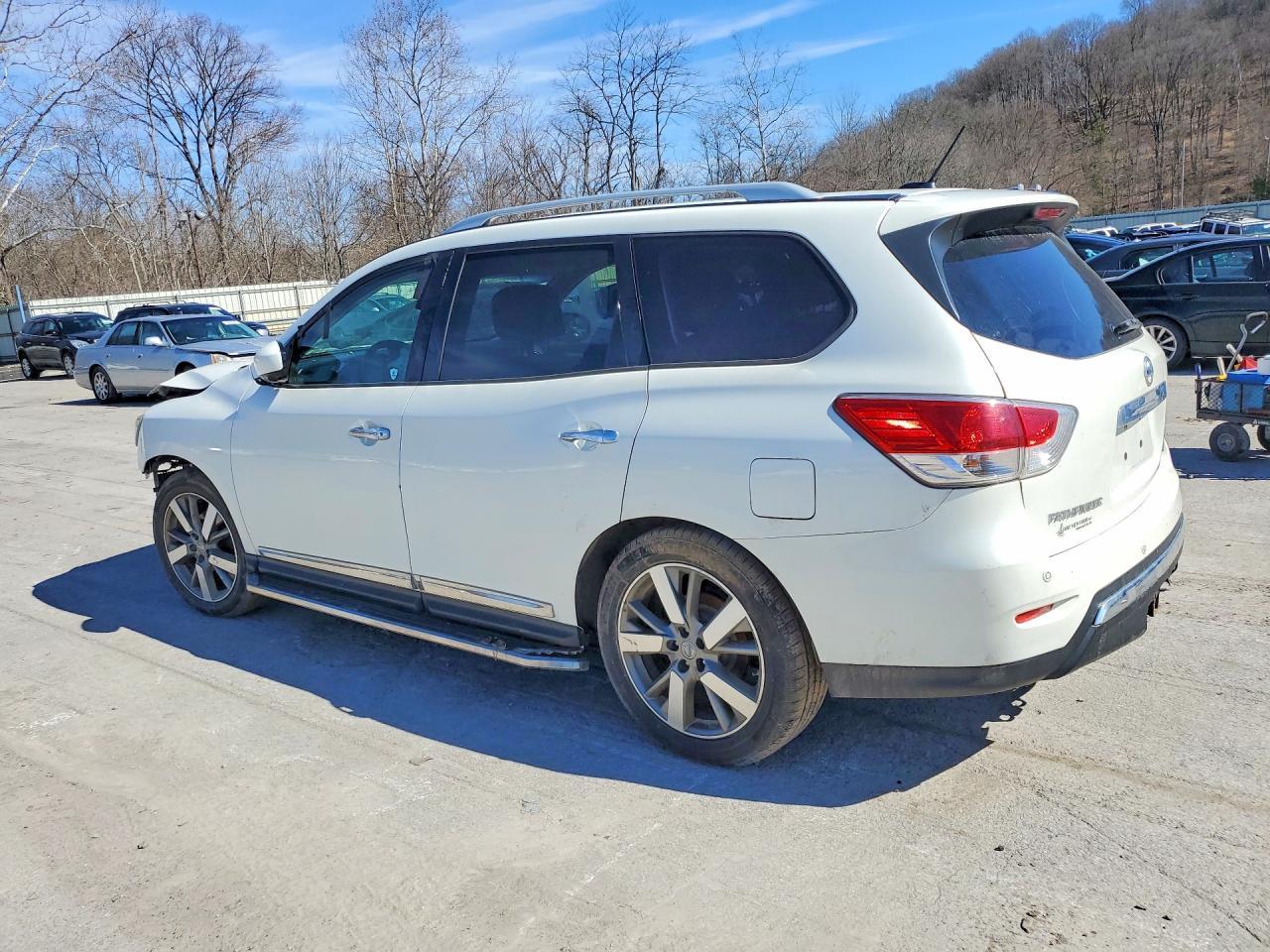 2015 NISSAN PATHFINDER