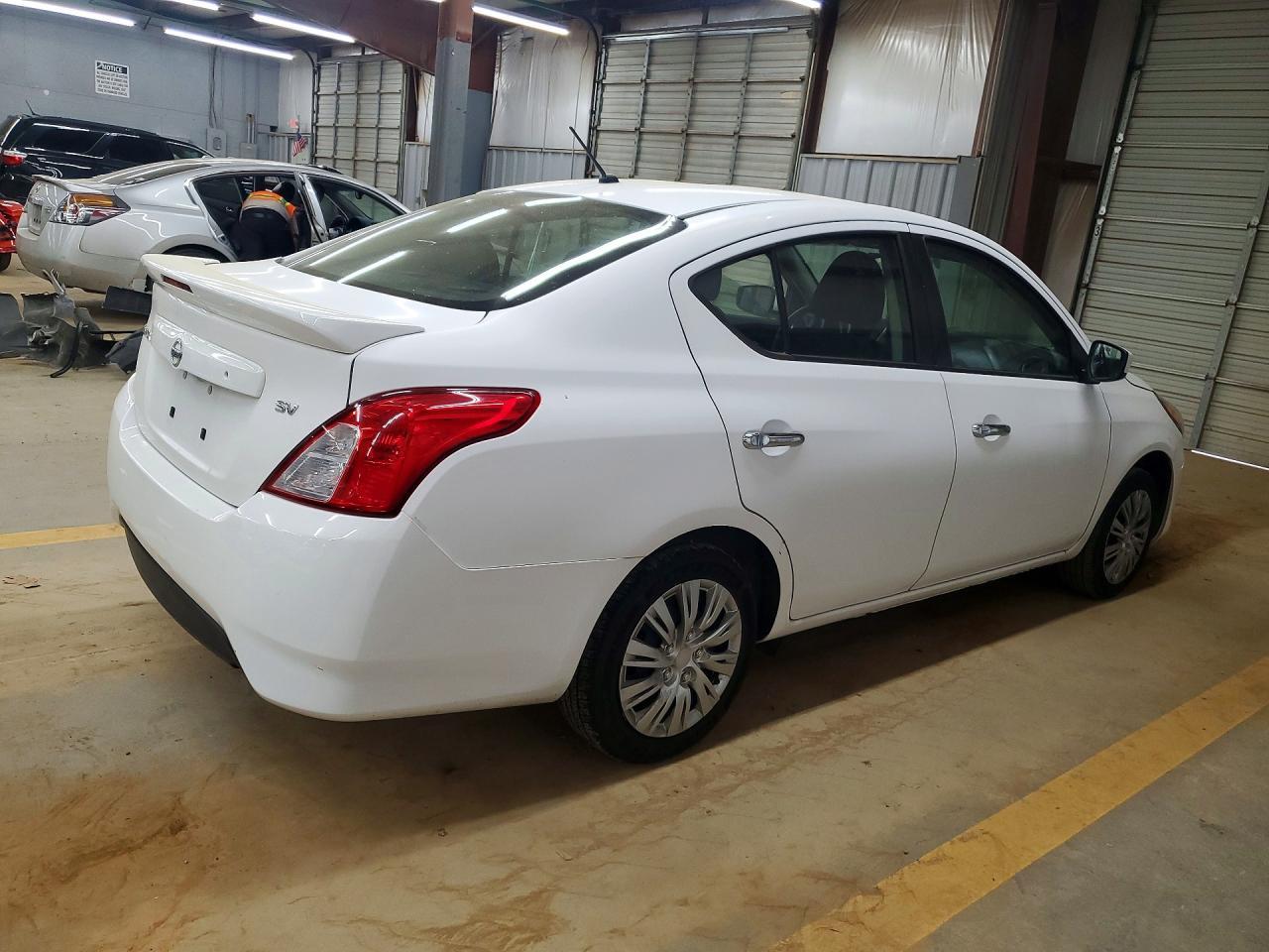 2018 NISSAN VERSA