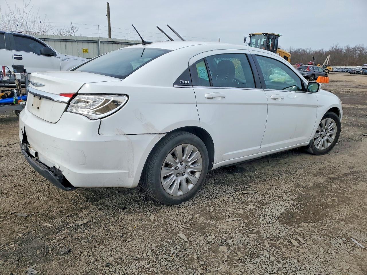 2013 CHRYSLER 200