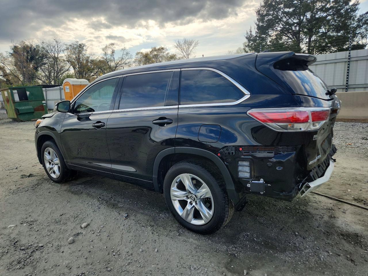 2016 TOYOTA HIGHLANDER