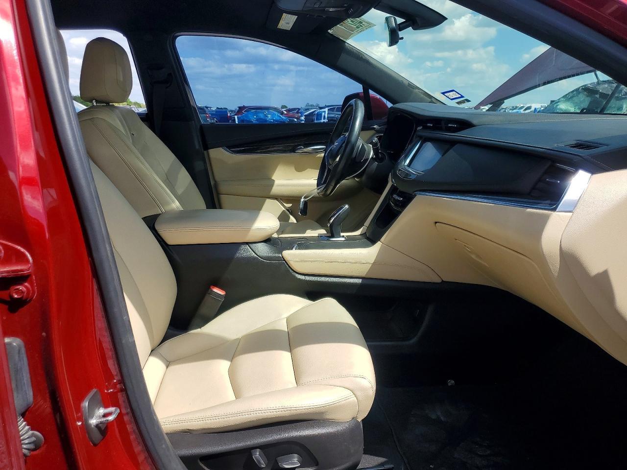 2018 CADILLAC XT5