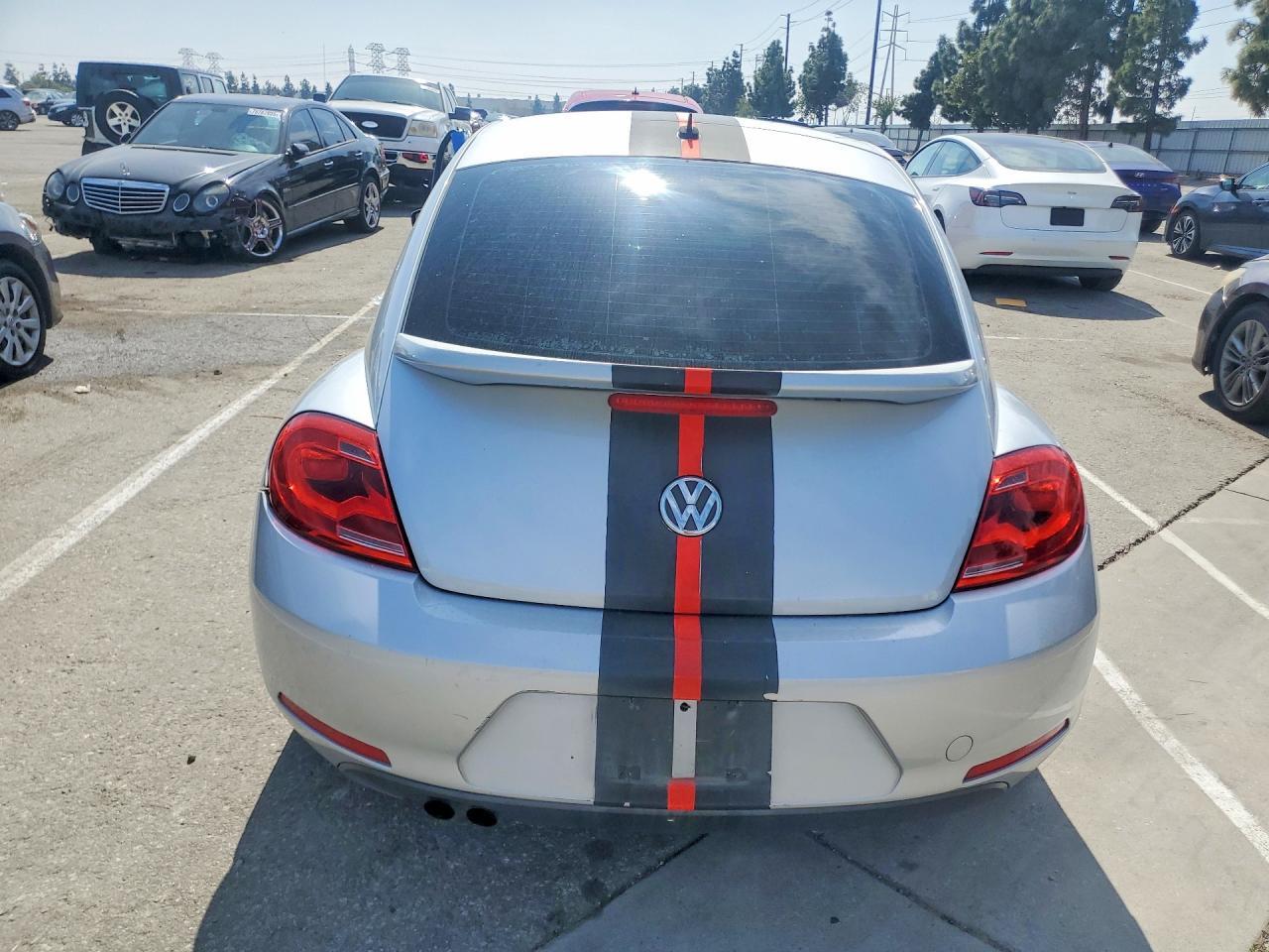 2012 VOLKSWAGEN Beetle