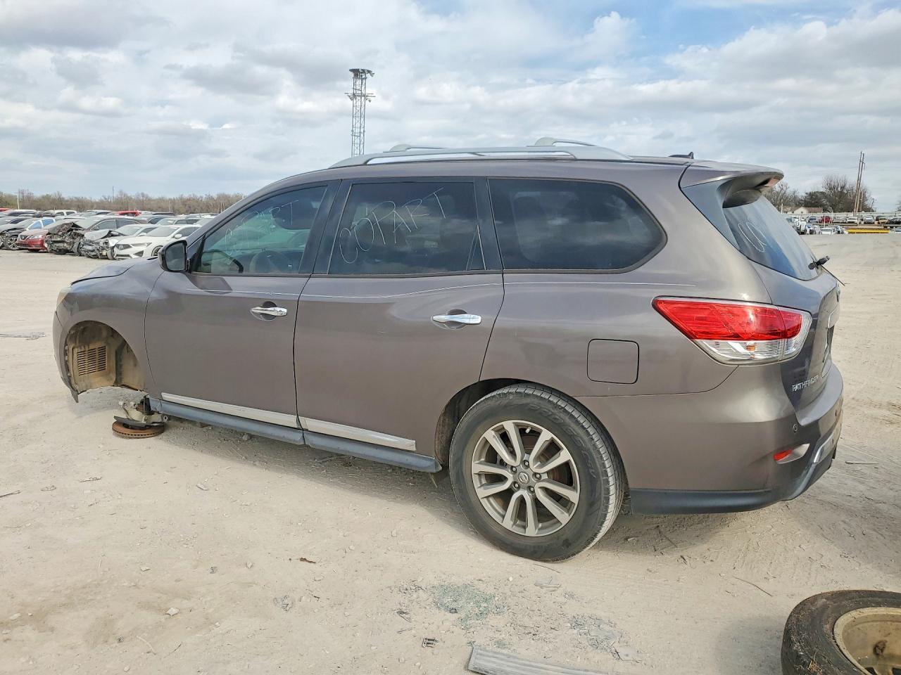 2013 NISSAN PATHFINDER