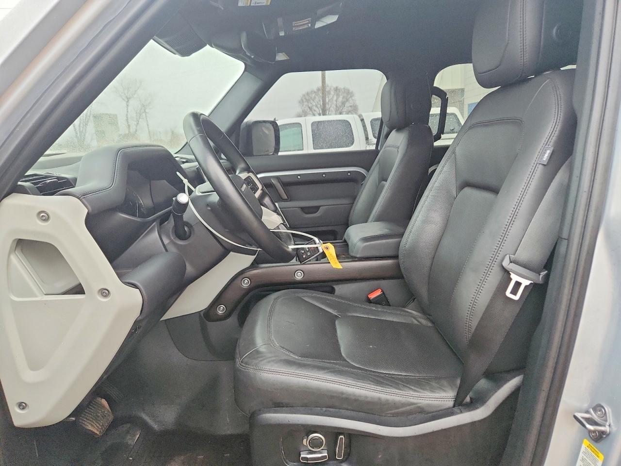 2023 LAND ROVER Defender