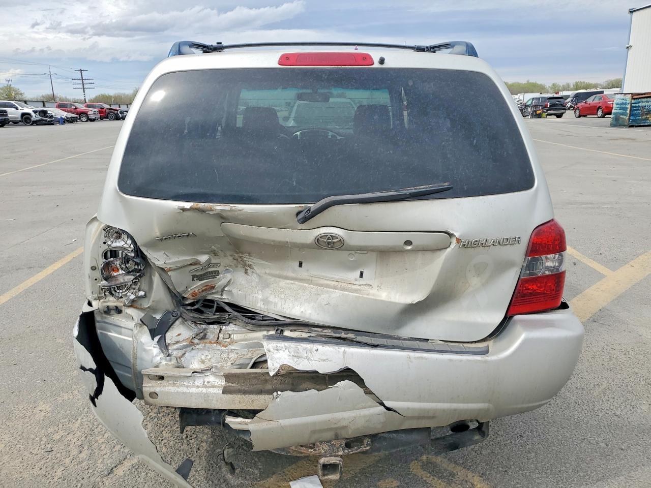2005 TOYOTA HIGHLANDER