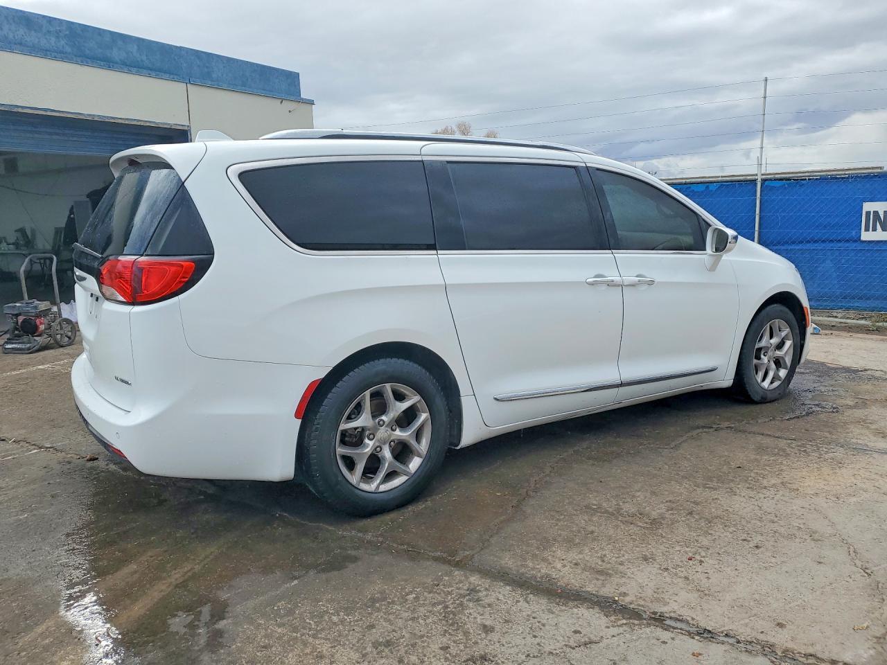 2017 CHRYSLER Pacifica