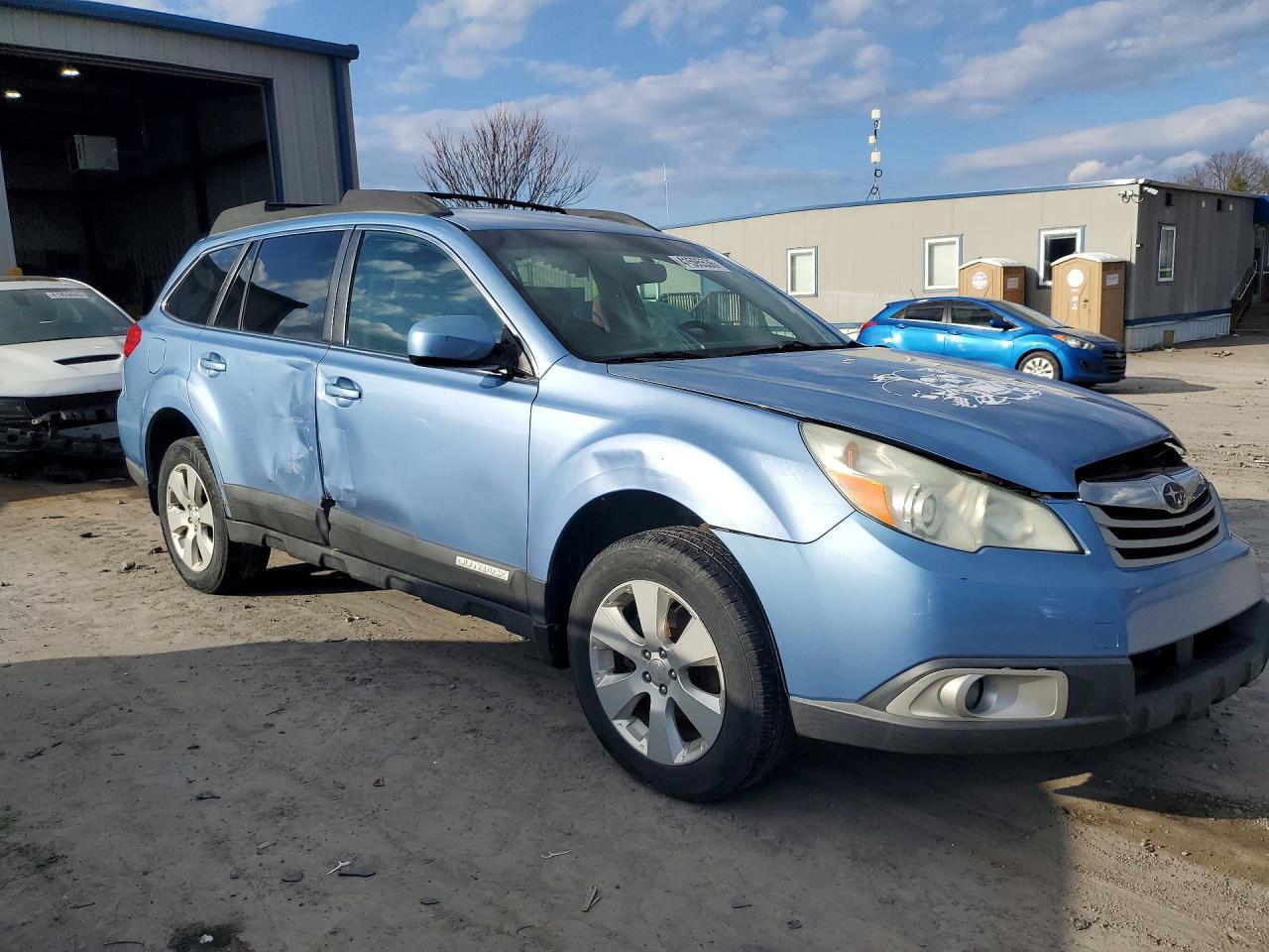 2010 SUBARU Outback