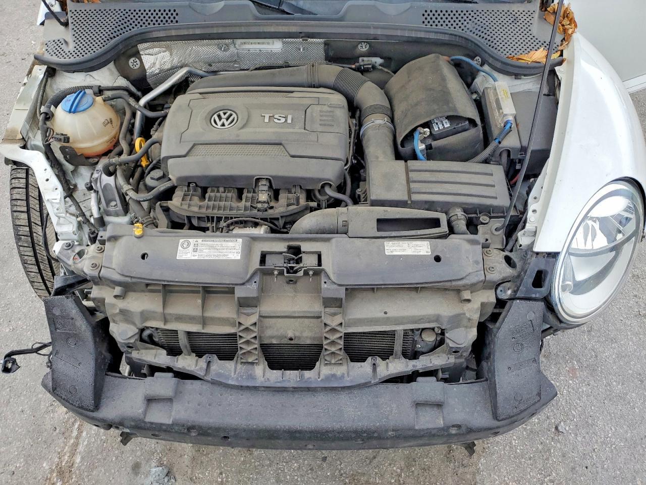 2015 VOLKSWAGEN Beetle