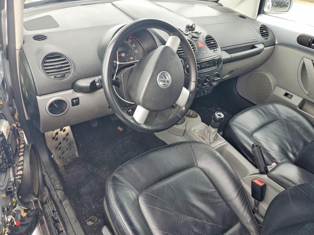 2004 VOLKSWAGEN Beetle