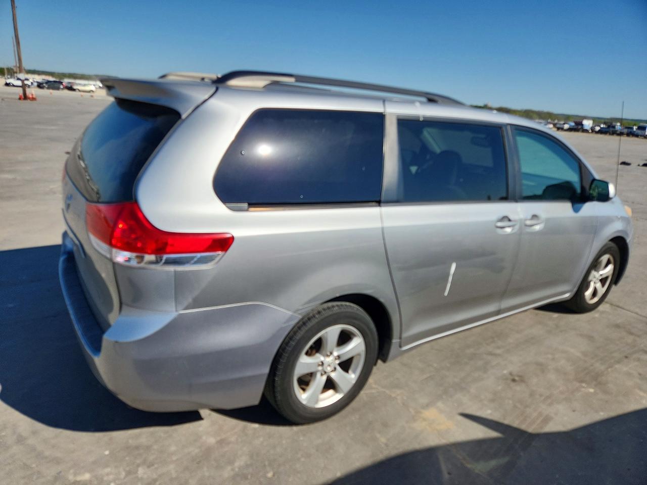 2012 TOYOTA SIENNA