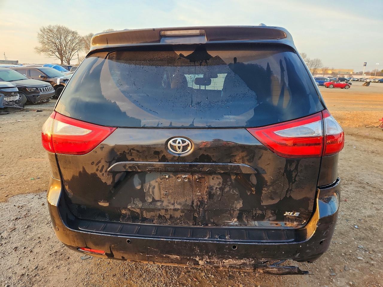 2015 TOYOTA SIENNA
