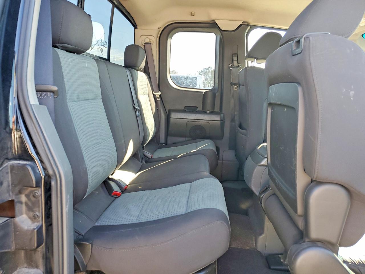 2005 NISSAN Titan