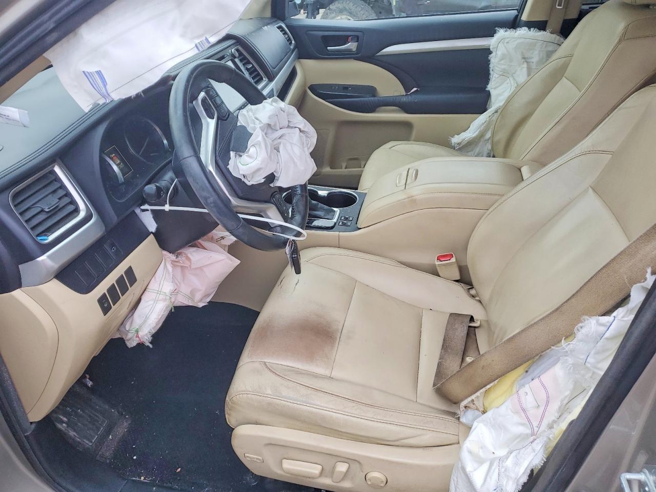 2016 TOYOTA HIGHLANDER
