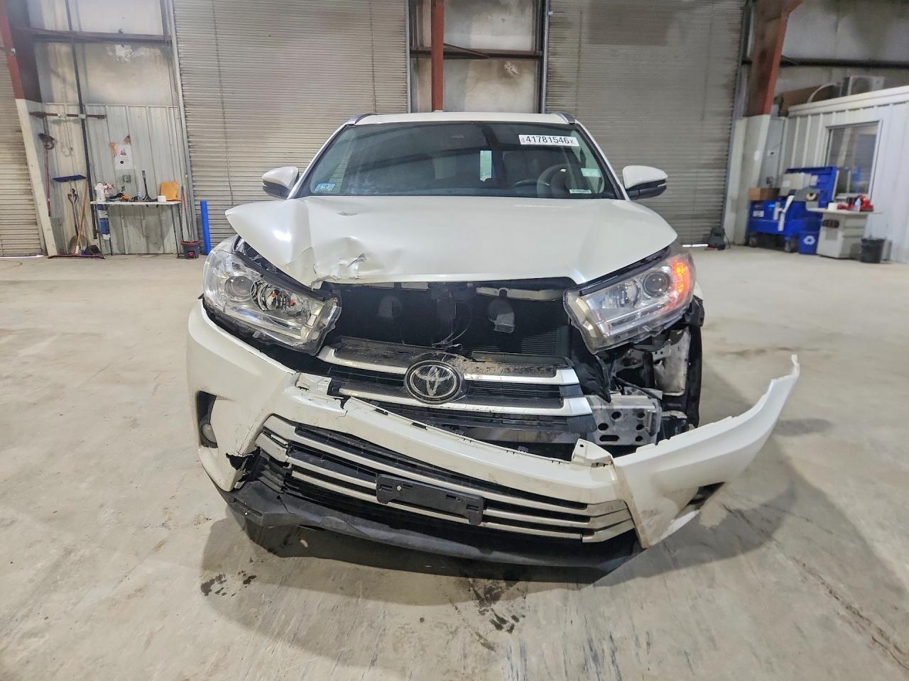 2017 TOYOTA HIGHLANDER