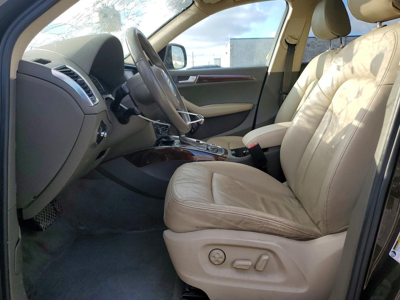 2011 AUDI Q5