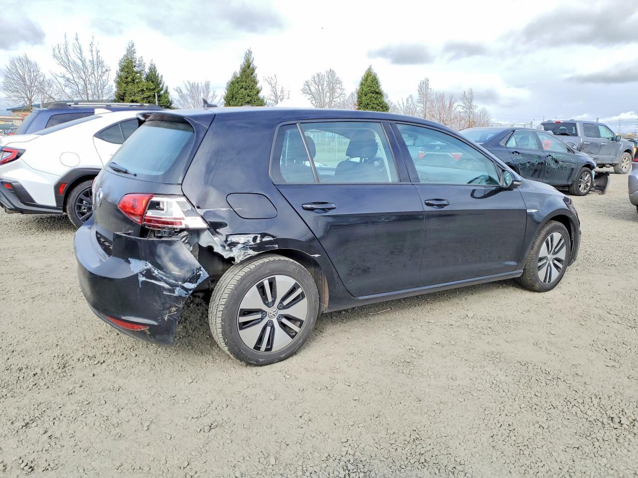 2016 VOLKSWAGEN e-Golf