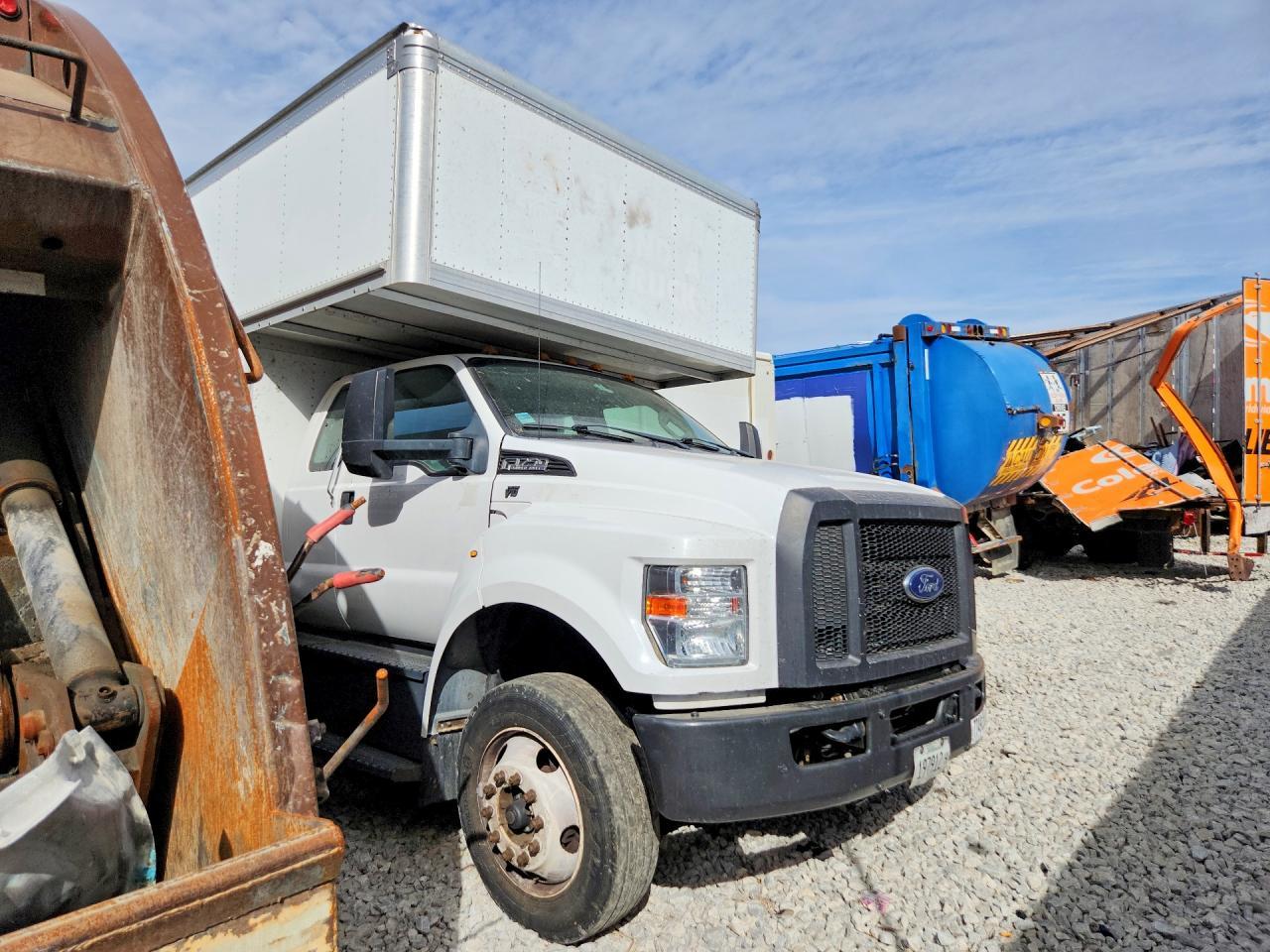 2017 FORD F-750