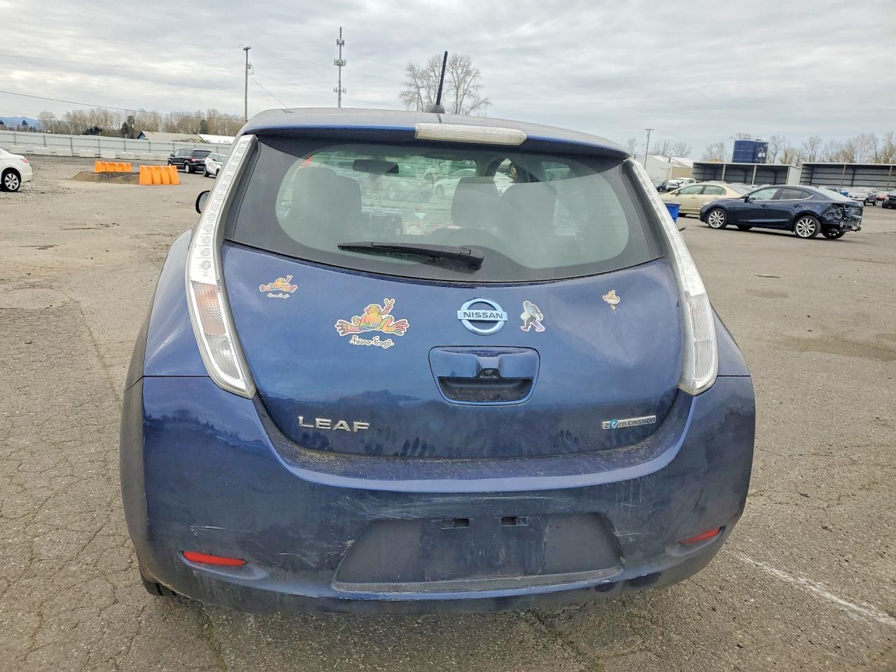 2016 NISSAN LEAF