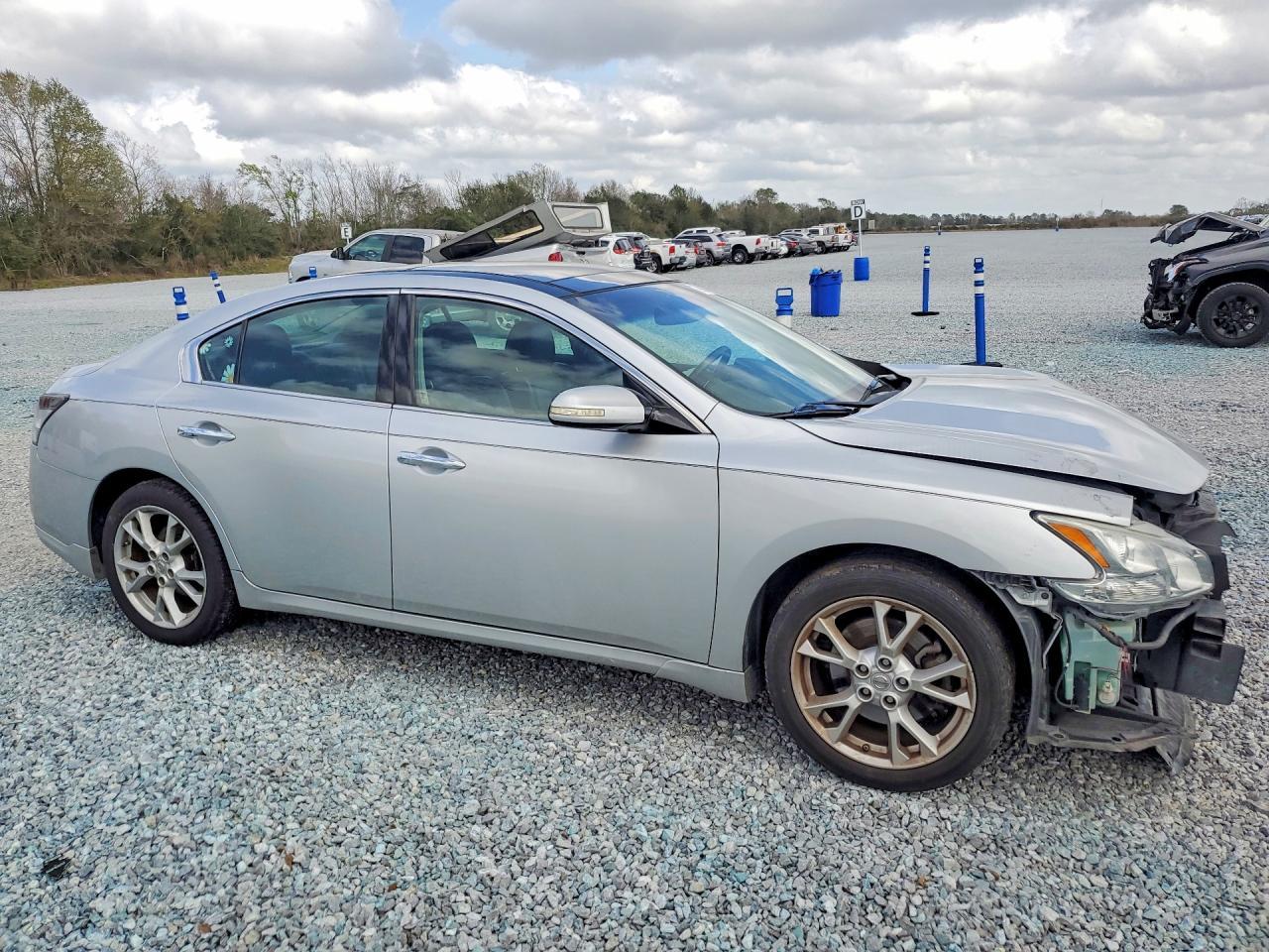 2014 NISSAN Maxima