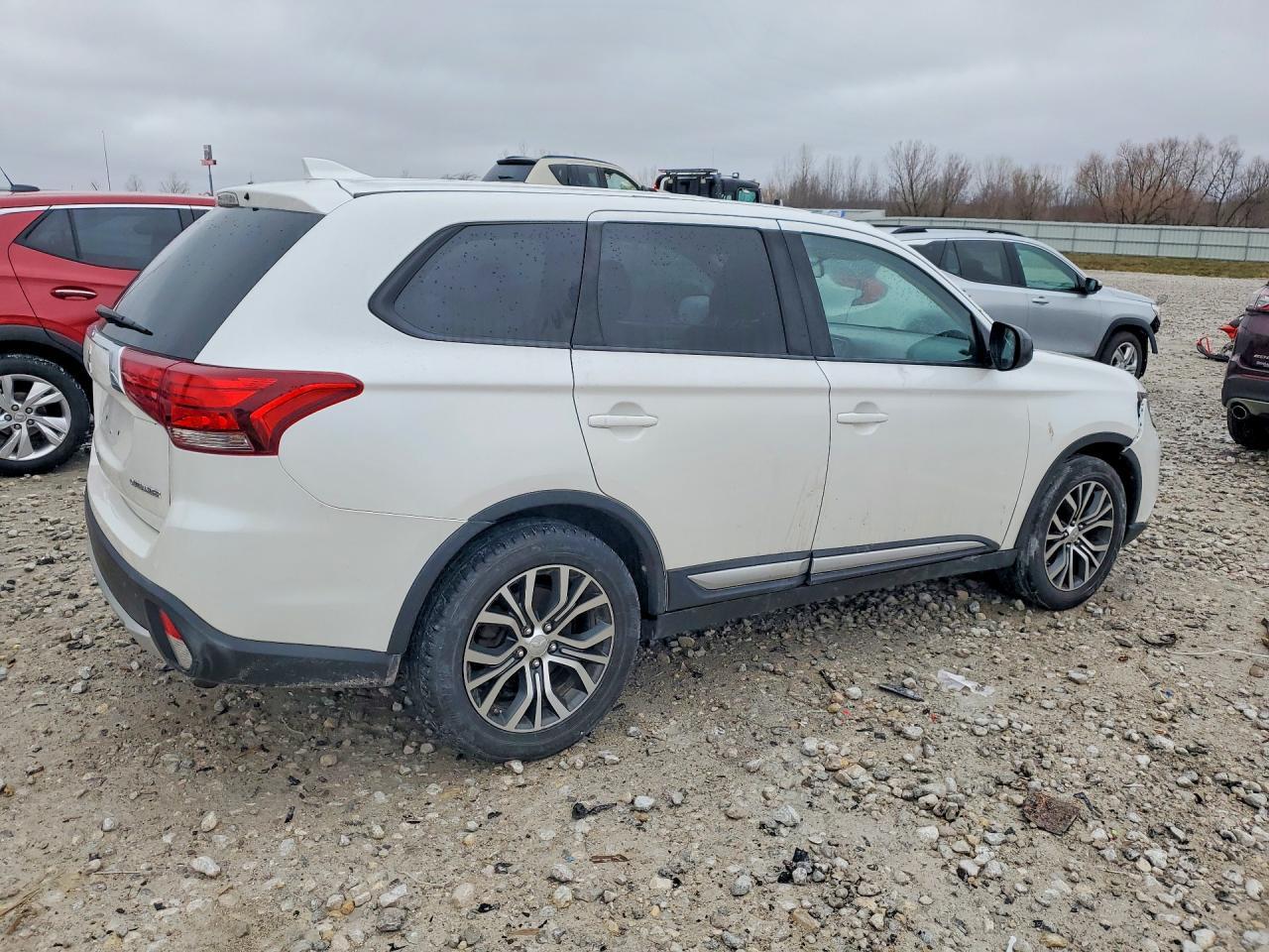 2017 MITSUBISHI outlander