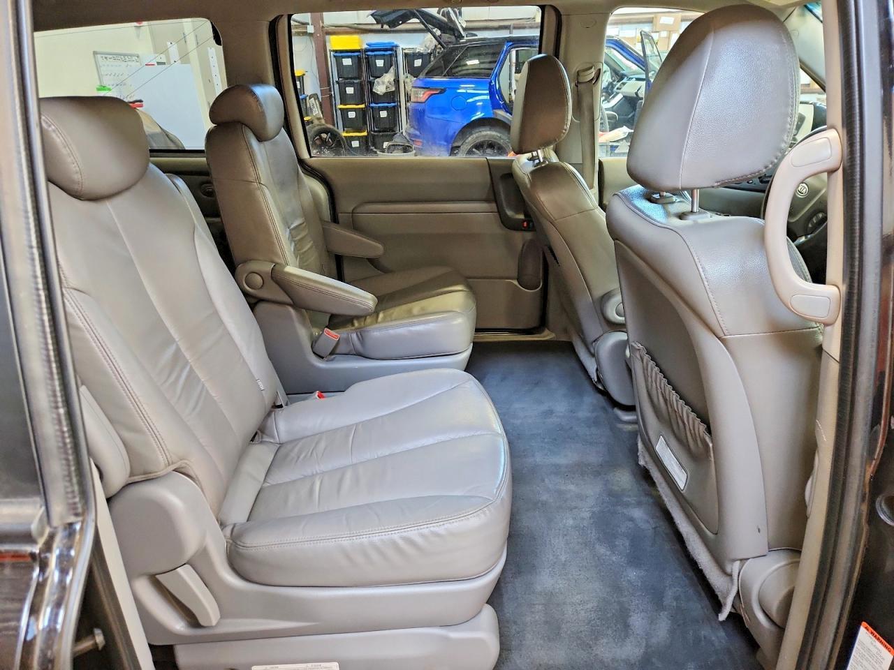 2008 KIA SEDONA