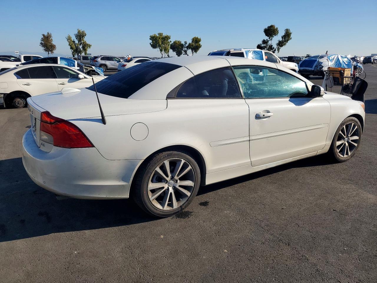 2012 VOLVO C70