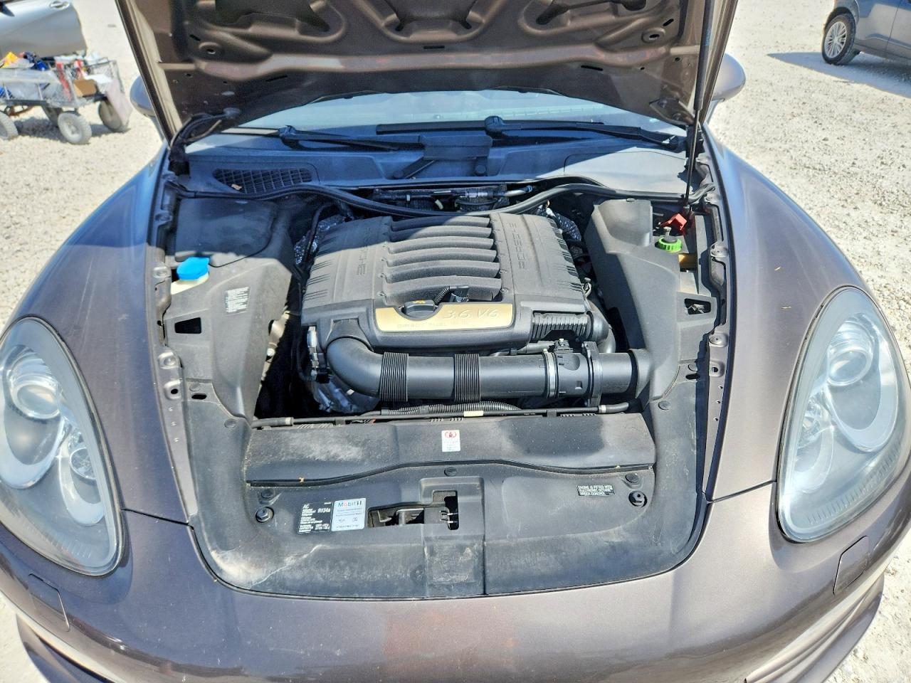 2012 PORSCHE CAYENNE