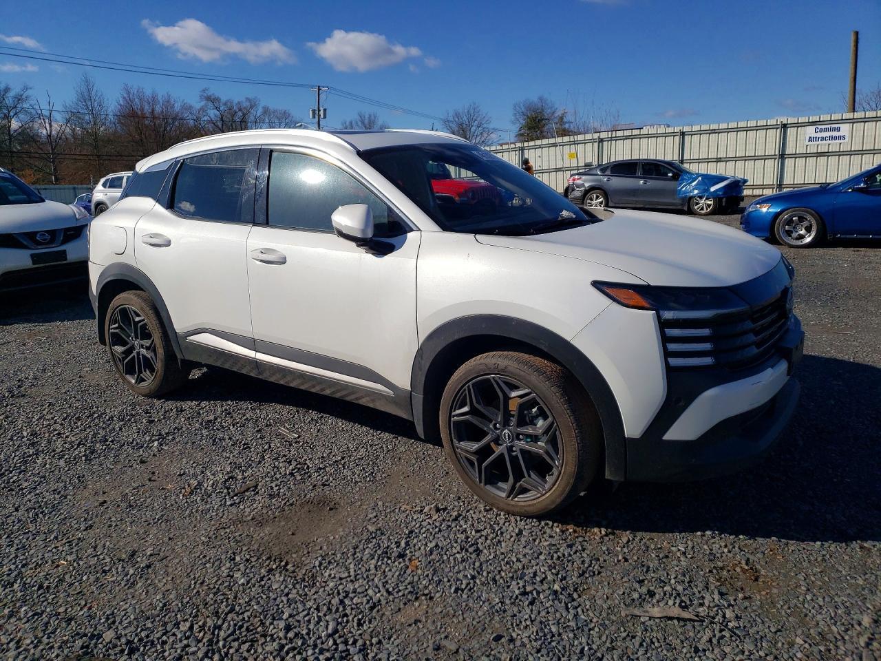 2025 NISSAN KICKS