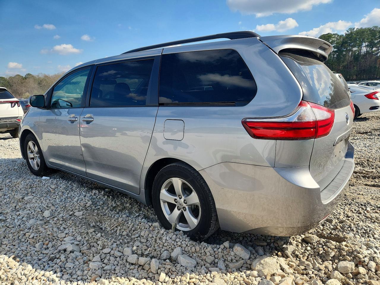2015 TOYOTA SIENNA