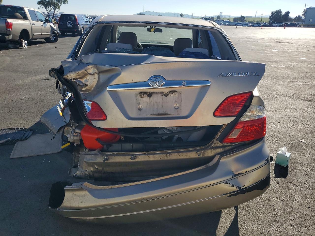 2003 TOYOTA Avalon