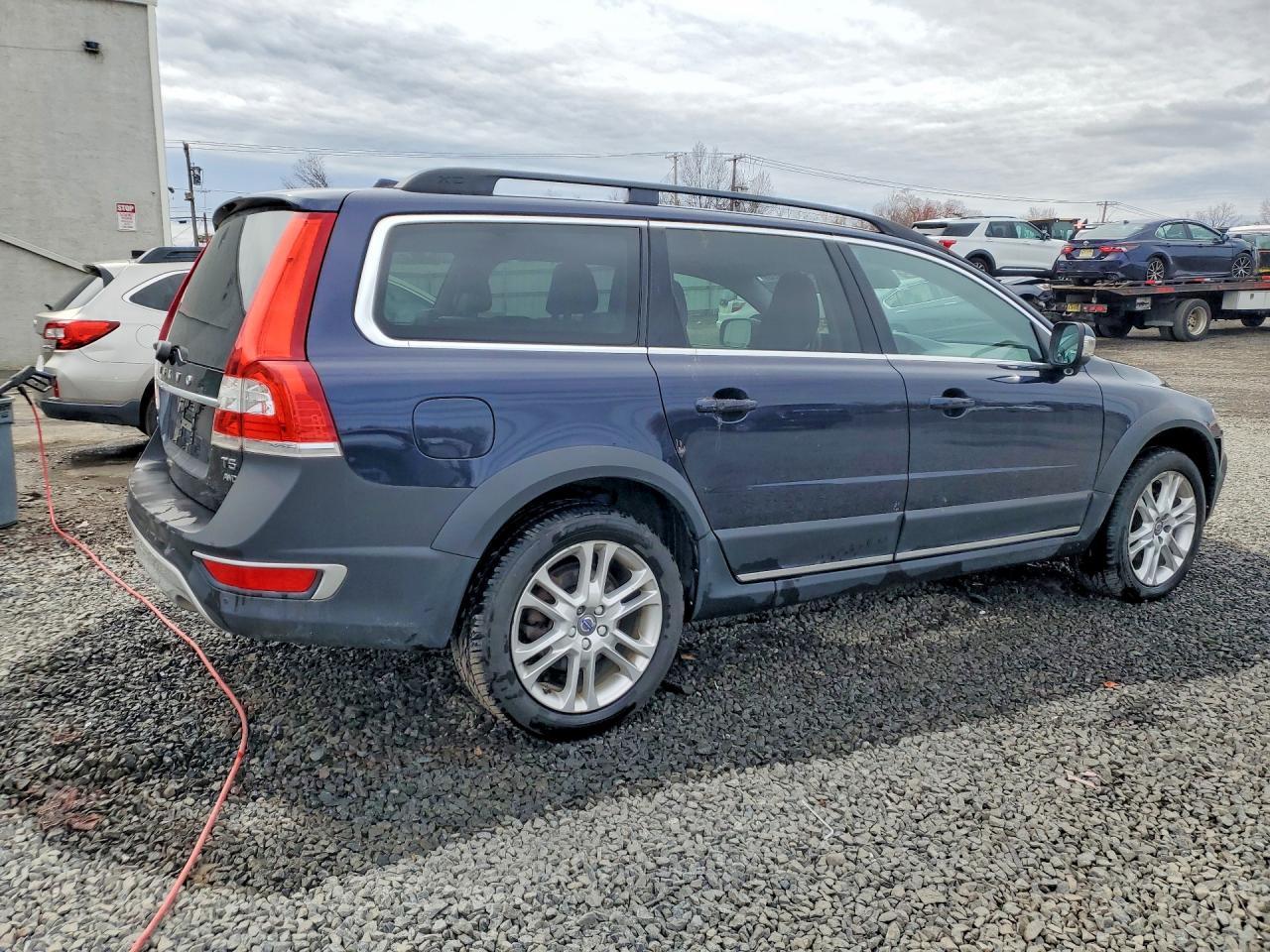 2016 VOLVO XC70