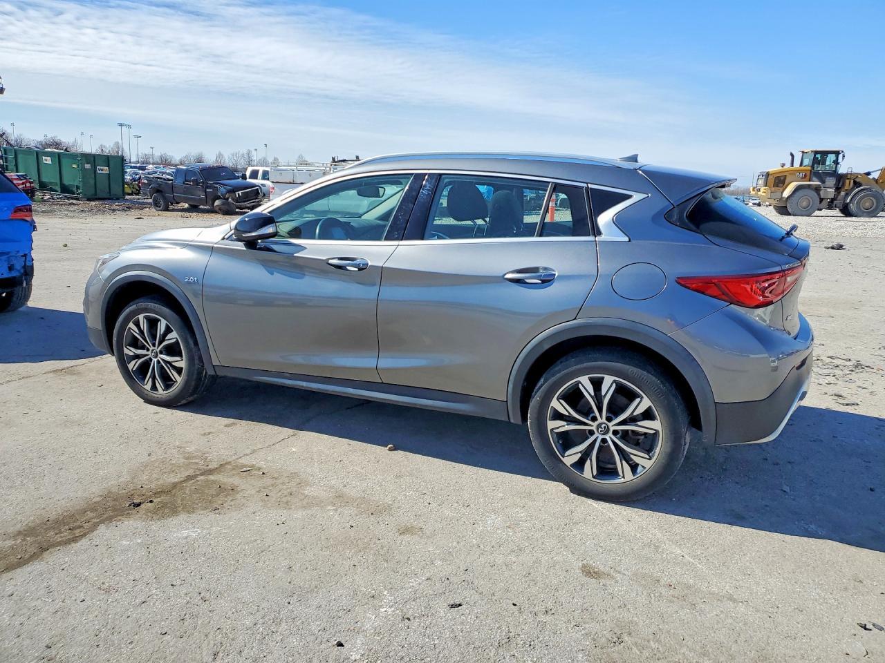 2018 Infinity Qx30
