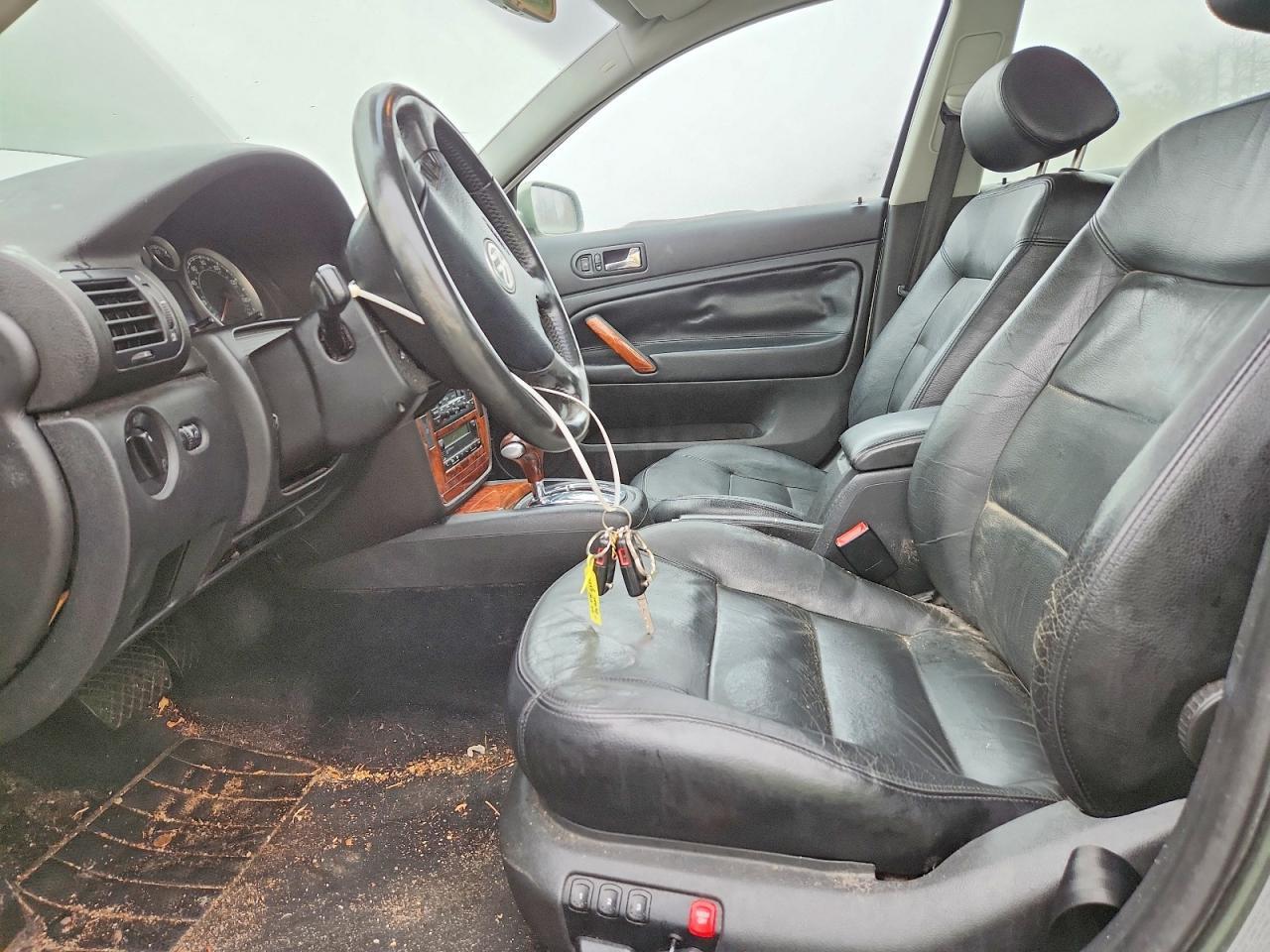 2004 VOLKSWAGEN Passat